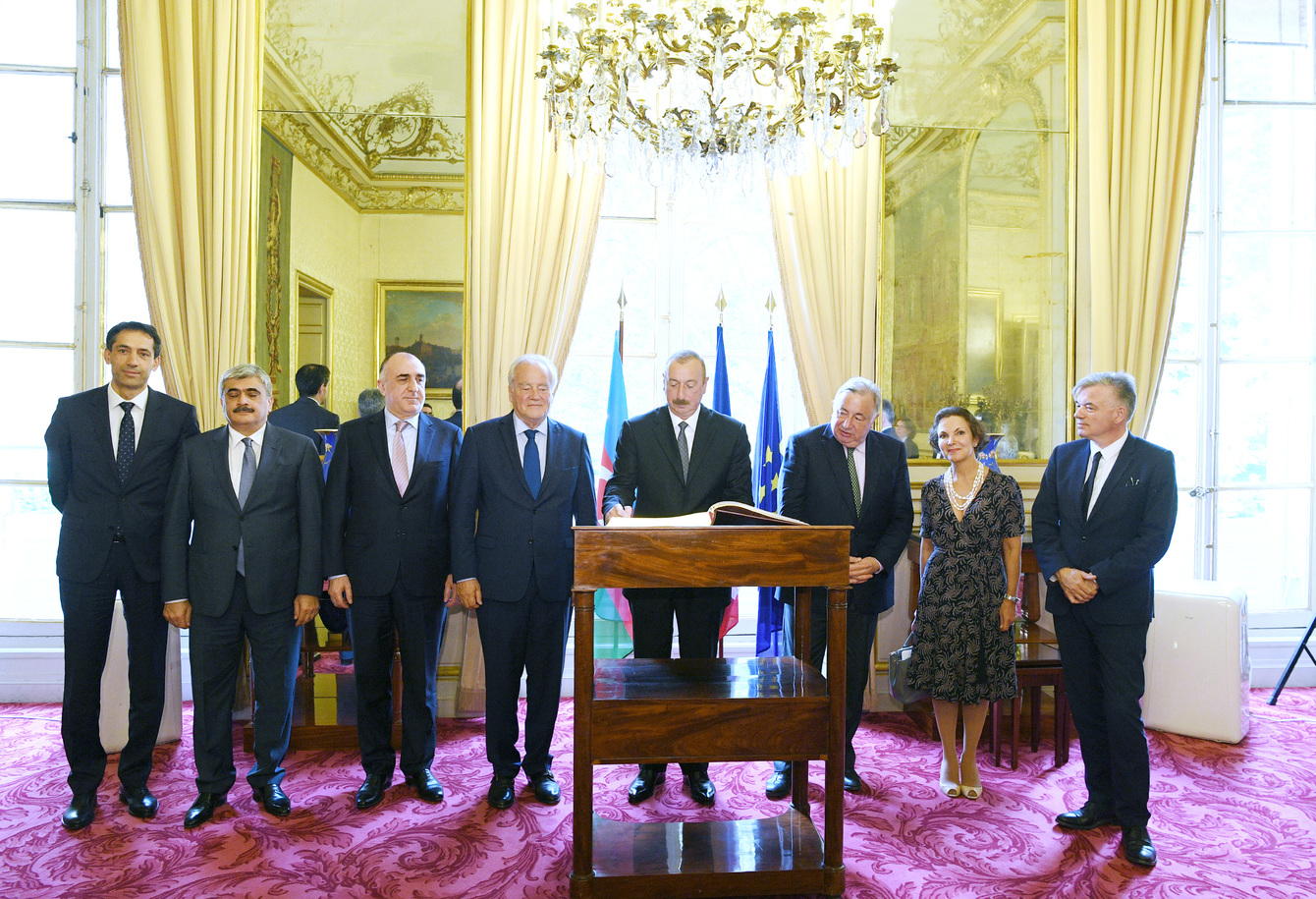 Ilham Aliyev met with President of French Senate